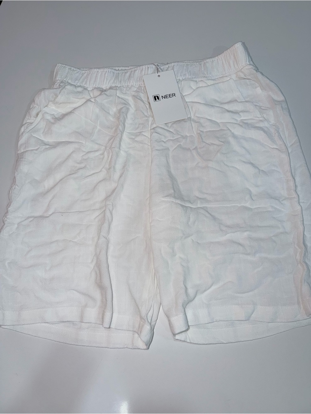 Neer Men’s White Linen-Blend Shorts
